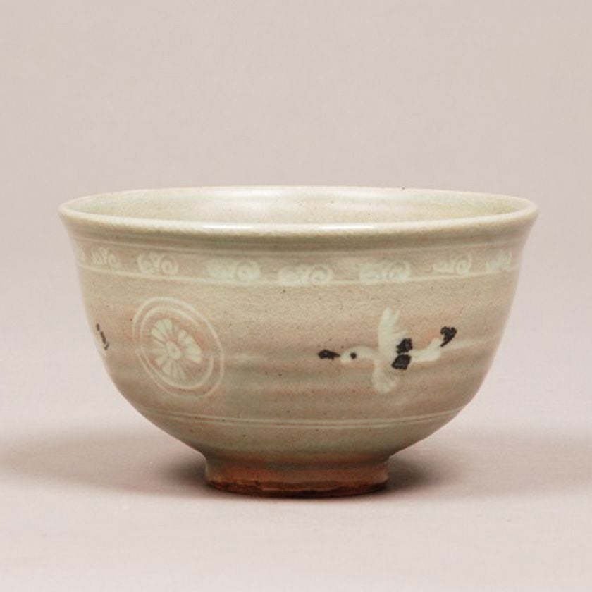 茶道具 抹茶茶碗（まっちゃちゃわん） 茶碗 青磁雲鶴 中村与平 抹茶茶碗は茶の湯文化である表千家・裏千家の茶道具や抹茶を専門に扱う千紀園（せんきえん）が通販で販売しています。茶会また初心者向けのお稽古用にご利用いただける抹茶碗です。贈り物・ギフトにも人気です。