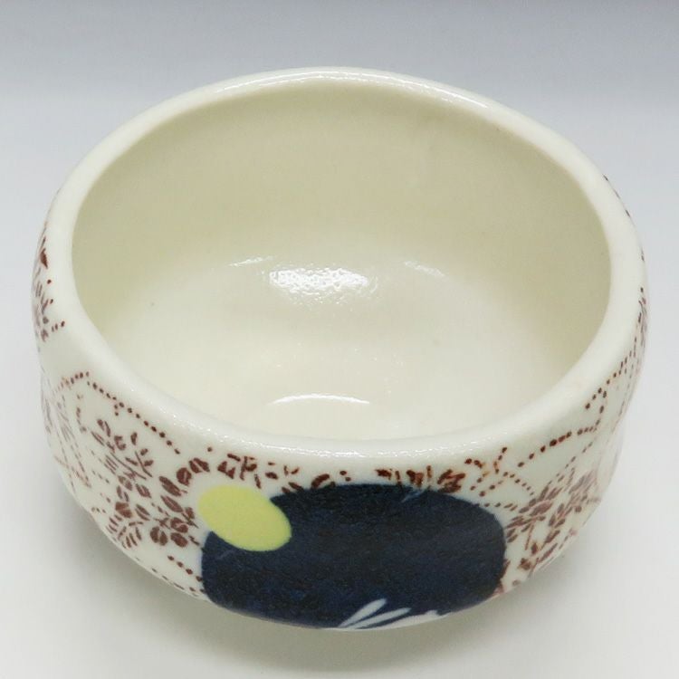 茶道具 小茶碗（こちゃわん） 小茶碗 月うさぎ 豊窯 抹茶茶碗は茶の湯文化である表千家・裏千家の茶道具や抹茶を専門に扱う千紀園（せんきえん）が通販で販売しています。茶会また初心者向けのお稽古用にご利用いただける抹茶碗です。贈り物・ギフトにも人気です。