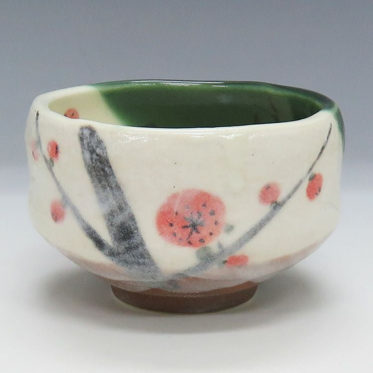 茶道具 小茶碗（こちゃわん） 小茶碗 梅 豊窯 抹茶茶碗は茶の湯文化である表千家・裏千家の茶道具や抹茶を専門に扱う千紀園（せんきえん）が通販で販売しています。茶会また初心者向けのお稽古用にご利用いただける抹茶碗です。贈り物・ギフトにも人気です。