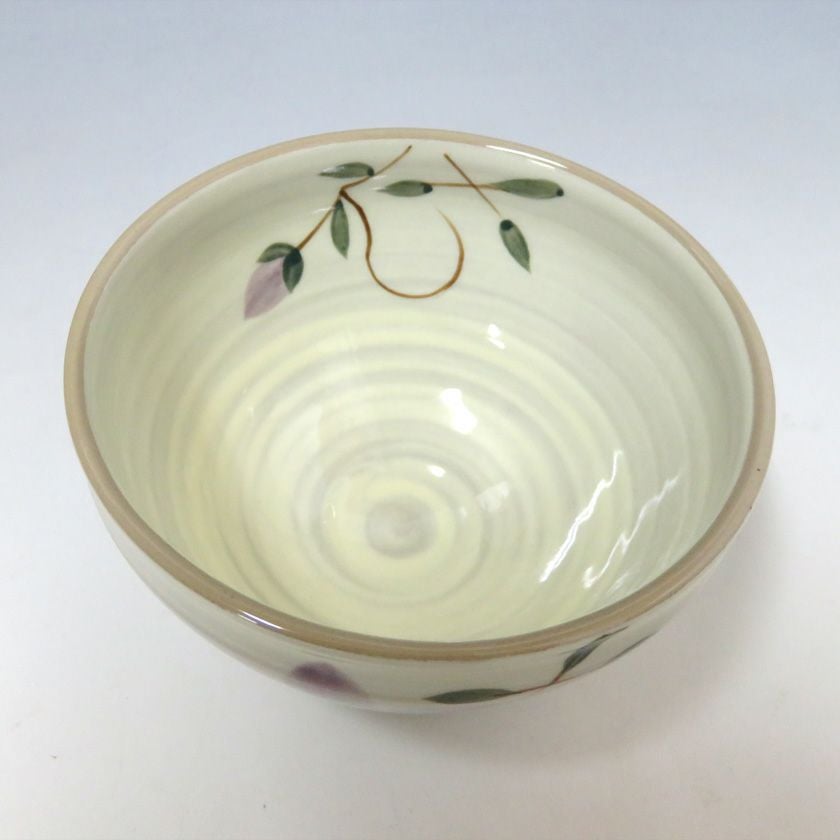 茶道具 小茶碗（こちゃわん） 小茶碗 鉄線 加藤忠泉作 抹茶茶碗は茶の湯文化である表千家・裏千家の茶道具や抹茶を専門に扱う千紀園（せんきえん）が通販で販売しています。茶会また初心者向けのお稽古用にご利用いただける抹茶碗です。贈り物・ギフトにも人気です。