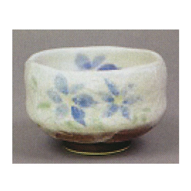 茶道具 小茶碗（こちゃわん） 小茶碗 鉄線 豊窯 抹茶茶碗は茶の湯文化である表千家・裏千家の茶道具や抹茶を専門に扱う千紀園（せんきえん）が通販で販売しています。茶会また初心者向けのお稽古用にご利用いただける抹茶碗です。贈り物・ギフトにも人気です。