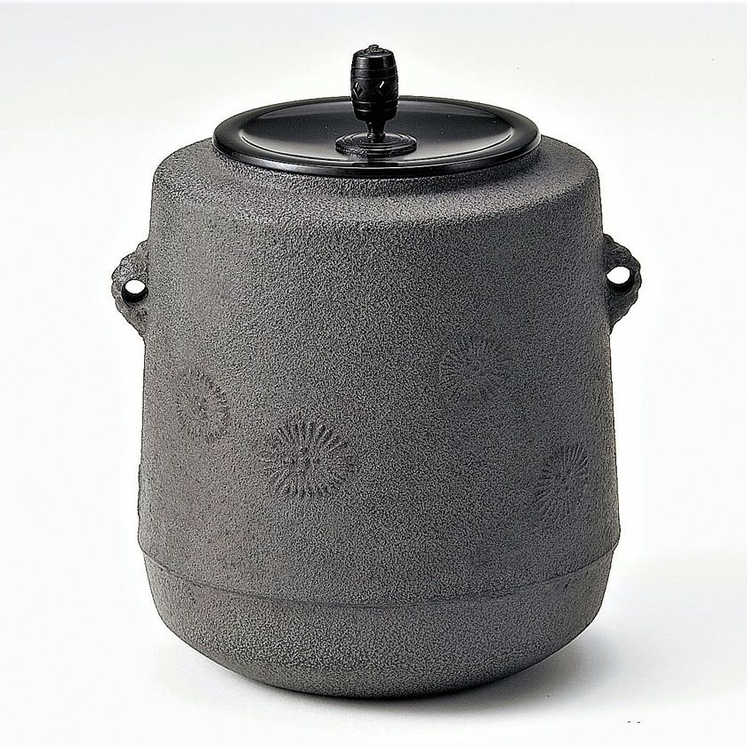 茶道具　風呂釜　 茶道具 風炉釜（ふろがま） 筒釜 唐松地紋 菊地政光