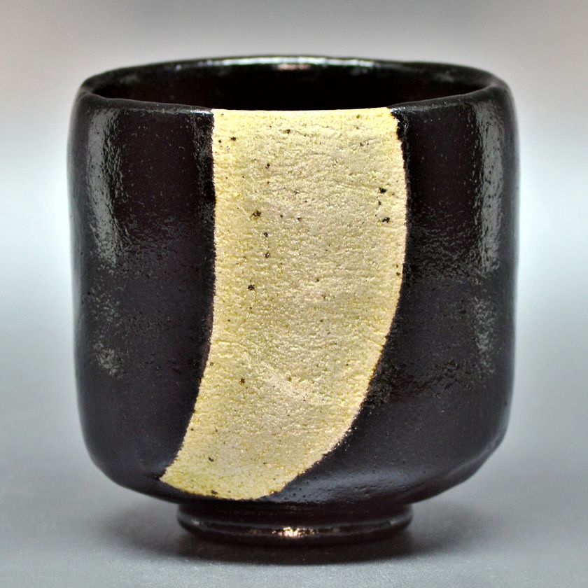 茶道具 筒茶碗（つつちゃわん） 筒茶碗 寒月 松楽窯 抹茶茶碗は茶の湯文化である表千家・裏千家の茶道具や抹茶を専門に扱う千紀園（せんきえん）が通販で販売しています。茶会また初心者向けのお稽古用にご利用いただける抹茶碗です。贈り物・ギフトにも人気です。