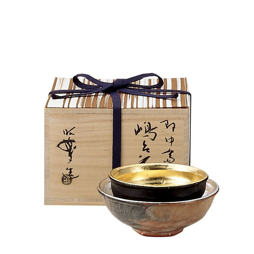 茶道具 抹茶茶碗（まっちゃちゃわん） 即中斎好写 佐々木昭楽 嶋台茶碗（極上桐箱） 抹茶茶碗は茶の湯文化である表千家・裏千家の茶道具や抹茶を専門に扱う千紀園（せんきえん）が通販で販売しています。茶会また初心者向けのお稽古用にご利用いただける抹茶碗です。贈り物・ギフトにも人気です。