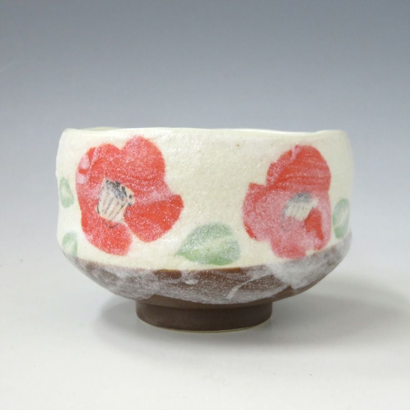 茶道具 小茶碗（こちゃわん） 小茶碗 椿 豊窯 抹茶茶碗は茶の湯文化である表千家・裏千家の茶道具や抹茶を専門に扱う千紀園（せんきえん）が通販で販売しています。茶会また初心者向けのお稽古用にご利用いただける抹茶碗です。贈り物・ギフトにも人気です。