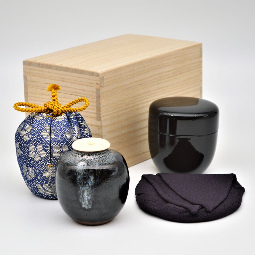 茶道具 黒楽茶碗 小服 真塗棗 茶箱用 二件 美品(A783) 茶道具 茶通箱（さつうばこ） 茶通箱セット B [仕服付