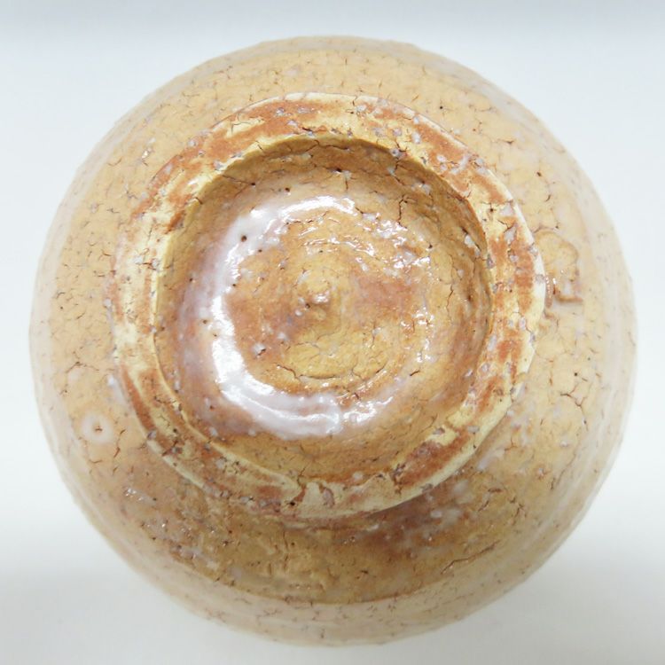 茶道具 抹茶茶碗（まっちゃちゃわん） 茶碗 萩 小松健 抹茶茶碗は茶の湯文化である表千家・裏千家の茶道具や抹茶を専門に扱う千紀園（せんきえん）が通販で販売しています。茶会また初心者向けのお稽古用にご利用いただける抹茶碗です。贈り物・ギフトにも人気です。