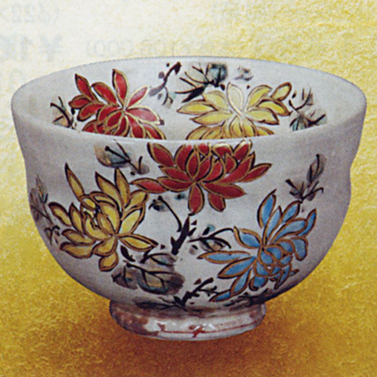 茶道具 茶碗 粉引 菊 陣内窯<br> 抹茶茶碗は茶の湯文化である表千家・裏千家の茶道具や抹茶を専門に扱う千紀園（せんきえん）が通販で販売しています。茶会また初心者向けのお稽古用にご利用いただける抹茶碗です。贈り物・ギフトにも人気です。