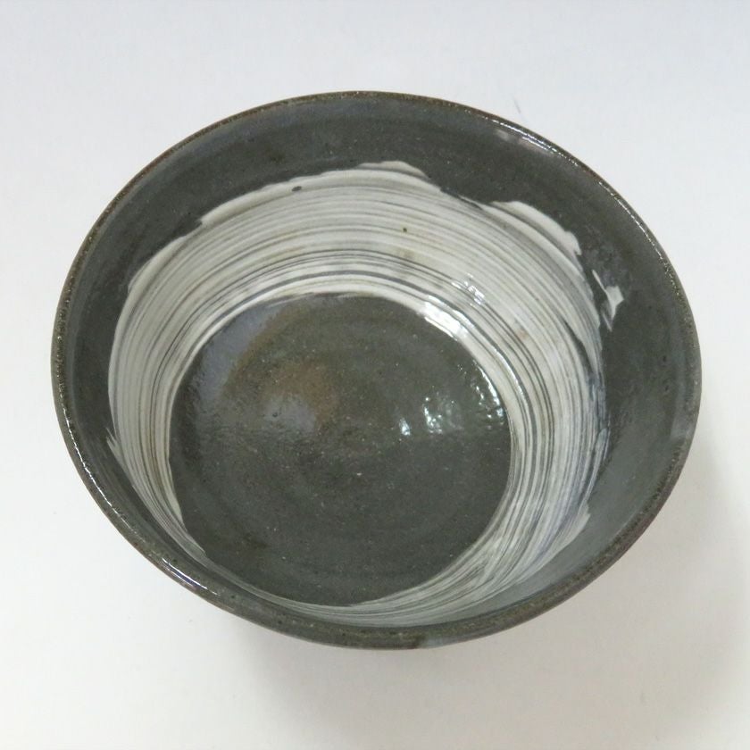 茶道具 小茶碗（こちゃわん） 小茶碗 三島 与平 抹茶茶碗は茶の湯文化である表千家・裏千家の茶道具や抹茶を専門に扱う千紀園（せんきえん）が通販で販売しています。茶会また初心者向けのお稽古用にご利用いただける抹茶碗です。贈り物・ギフトにも人気です。