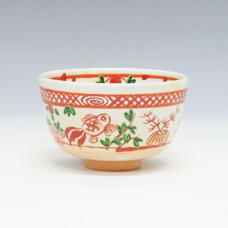 茶道具 茶碗 赤絵 金魚<br>北川竹久作 抹茶茶碗は茶の湯文化である表千家・裏千家の茶道具や抹茶を専門に扱う千紀園（せんきえん）が通販で販売しています。茶会また初心者向けのお稽古用にご利用いただける抹茶碗です。贈り物・ギフトにも人気です。
