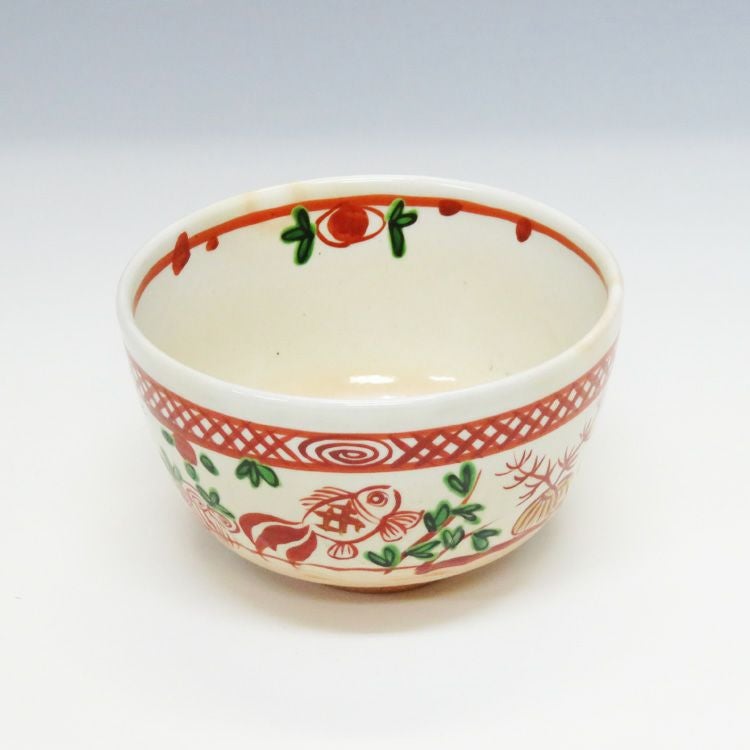 茶道具 茶碗 赤絵 金魚<br>北川竹久作 抹茶茶碗は茶の湯文化である表千家・裏千家の茶道具や抹茶を専門に扱う千紀園（せんきえん）が通販で販売しています。茶会また初心者向けのお稽古用にご利用いただける抹茶碗です。贈り物・ギフトにも人気です。