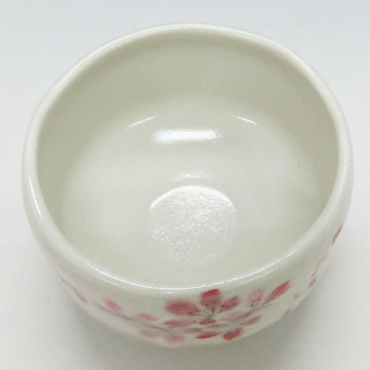 茶道具 小茶碗（こちゃわん） 小茶碗 桜 豊窯 抹茶茶碗は茶の湯文化である表千家・裏千家の茶道具や抹茶を専門に扱う千紀園（せんきえん）が通販で販売しています。茶会また初心者向けのお稽古用にご利用いただける抹茶碗です。贈り物・ギフトにも人気です。