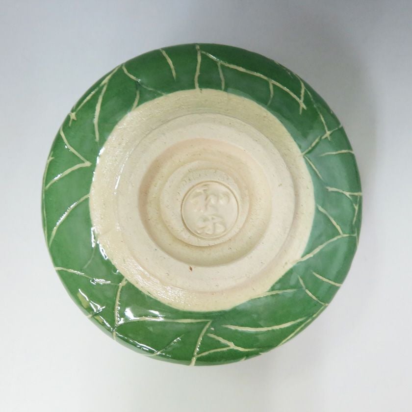 茶道具 楽茶碗（らくちゃわん） 楽茶碗 椿 和楽 抹茶茶碗は茶の湯文化である表千家・裏千家の茶道具や抹茶を専門に扱う千紀園（せんきえん）が通販で販売しています。茶会また初心者向けのお稽古用にご利用いただける抹茶碗です。贈り物・ギフトにも人気です。