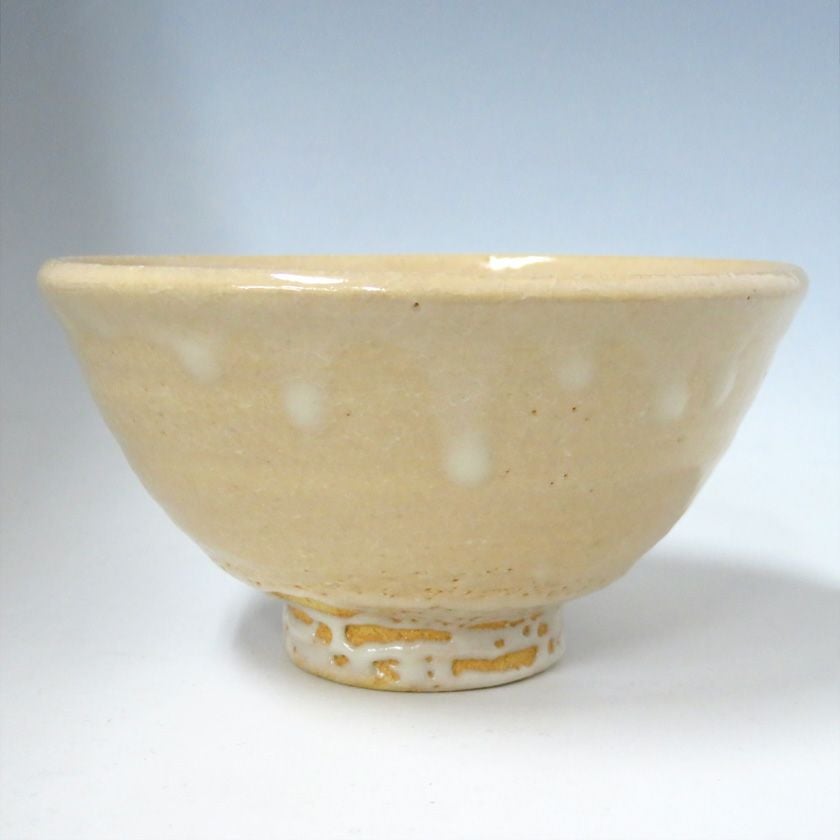 茶道具 小茶碗（こちゃわん） 小井戸茶碗 萩 与平 抹茶茶碗 抹茶茶碗は茶の湯文化である表千家・裏千家の茶道具や抹茶を専門に扱う千紀園（せんきえん）が通販で販売しています。茶会また初心者向けのお稽古用にご利用いただける抹茶碗です。贈り物・ギフトにも人気です。