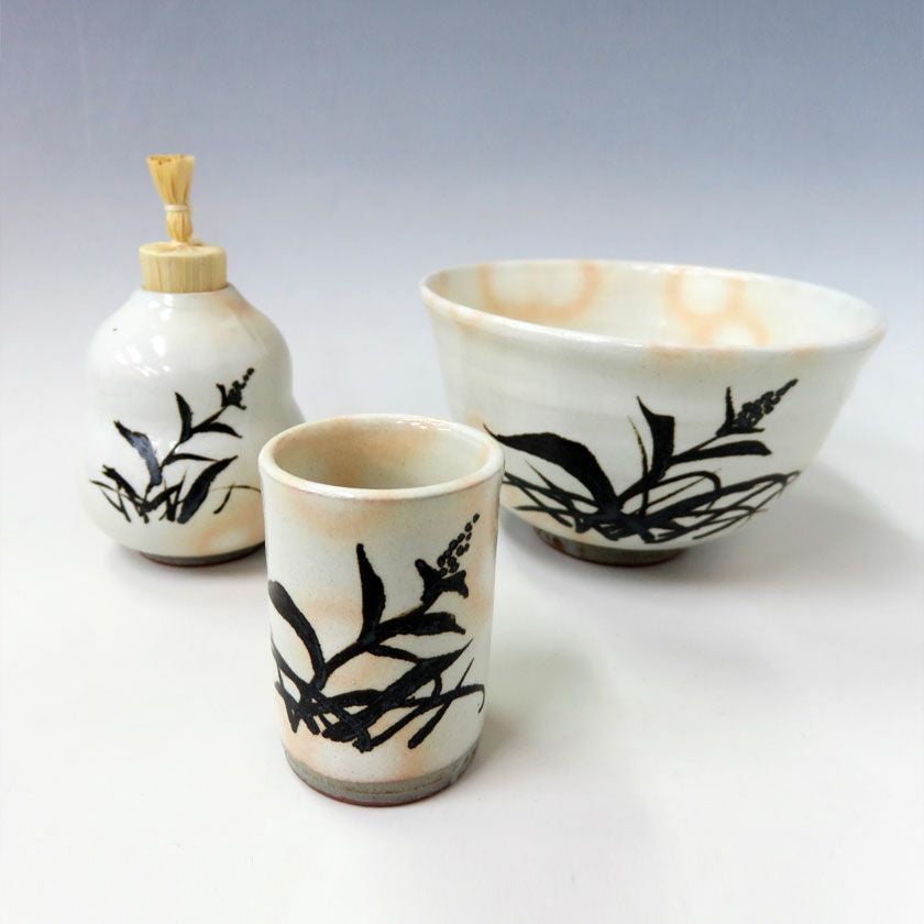 茶道具　古陶園　竹鳳窯　伊藤伊平作　染付菊唐草文　茶壺　共布共箱　V　8013 三浦竹軒 『着彩草花紋 茶銚』 ｜骨董品買取 緑和堂