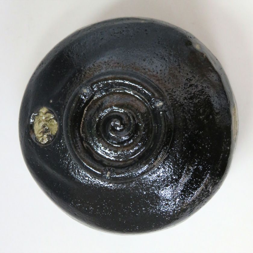 茶道具 楽茶碗（らくちゃわん） 茶碗 黒楽 上 松楽 抹茶茶碗は茶の湯文化である表千家・裏千家の茶道具や抹茶を専門に扱う千紀園（せんきえん）が通販で販売しています。茶会また初心者向けのお稽古用にご利用いただける抹茶碗です。贈り物・ギフトにも人気です。