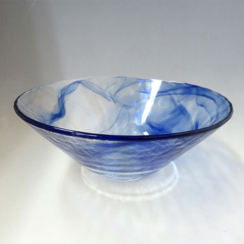 茶道具  平茶碗（ひらちゃわん） 平茶碗 義山 瑠璃(超耐熱) 東太武朗 茶碗 抹茶茶碗は茶の湯文化である表千家・裏千家の茶道具や抹茶を専門に扱う千紀園（せんきえん）が通販で販売しています。茶会また初心者向けのお稽古用にご利用いただける抹茶碗です。贈り物・ギフトにも人気です。