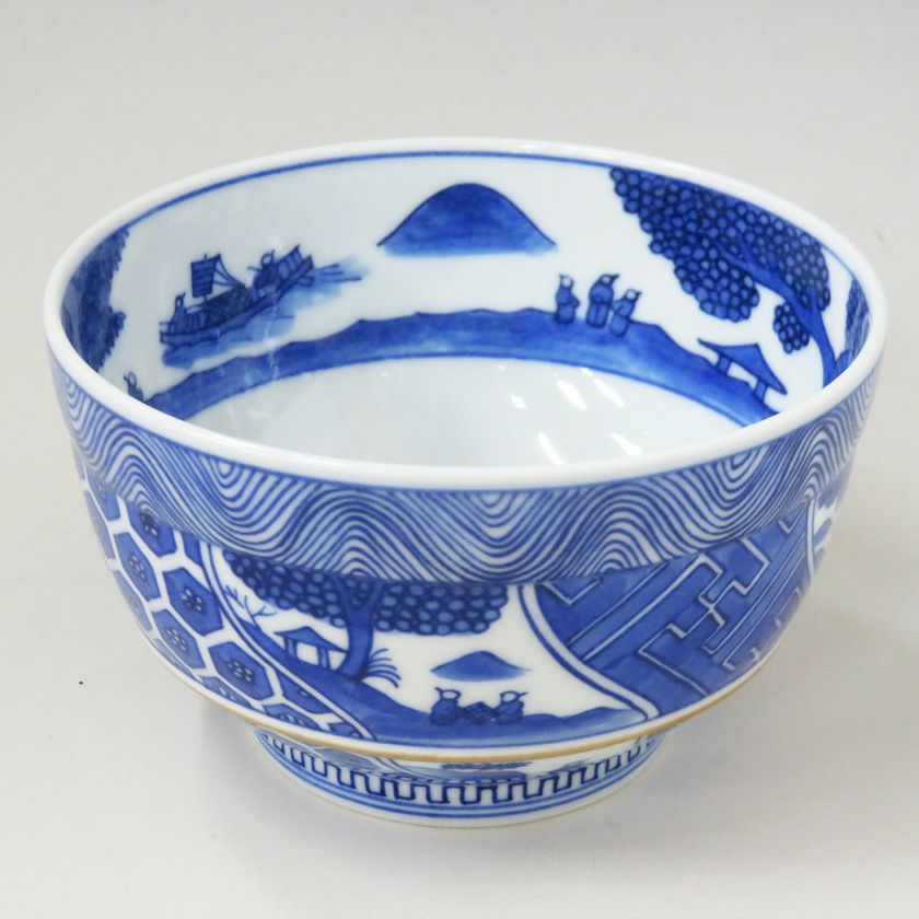 茶道具 抹茶茶碗（まっちゃちゃわん） 茶碗 祥瑞 山水文 景徳鎮 王懐英 抹茶茶碗は茶の湯文化である表千家・裏千家の茶道具や抹茶を専門に扱う千紀園（せんきえん）が通販で販売しています。茶会また初心者向けのお稽古用にご利用いただける抹茶碗です。贈り物・ギフトにも人気です。