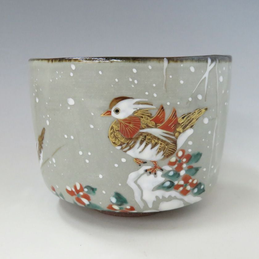 茶道具 筒茶碗（つつちゃわん） 半筒茶碗 若冲 「雪中鴛鴦図」写 小野山佳水 抹茶茶碗は茶の湯文化である表千家・裏千家の茶道具や抹茶を専門に扱う千紀園（せんきえん）が通販で販売しています。茶会また初心者向けのお稽古用にご利用いただける抹茶碗です。贈り物・ギフトにも人気です。
