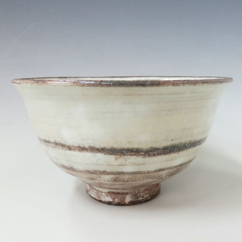 茶道具 抹茶茶碗 古三島茶碗 二徳三島写 原清和 抹茶茶碗は茶の湯文化である表千家・裏千家の茶道具や抹茶を専門に扱う千紀園（せんきえん）が通販で販売しています。茶会また初心者向けのお稽古用にご利用いただける抹茶碗です。贈り物・ギフトにも人気です。