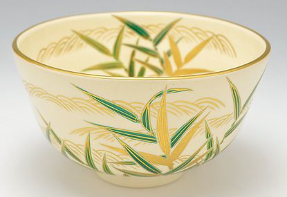 茶道具 色絵茶碗 芦 相模竜泉 作 相模竜泉 抹茶茶碗は茶の湯文化である表千家・裏千家の茶道具や抹茶を専門に扱う千紀園（せんきえん）が通販で販売しています。茶会また初心者向けのお稽古用にご利用いただける抹茶碗です。贈り物・ギフトにも人気です。