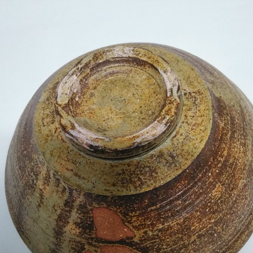 茶道具 平茶碗（ひらちゃわん） 蕎麦平茶碗 銘「夏月」 西尾香舟 抹茶茶碗は茶の湯文化である表千家・裏千家の茶道具や抹茶を専門に扱う千紀園（せんきえん）が通販で販売しています。茶会また初心者向けのお稽古用にご利用いただける抹茶碗です。贈り物・ギフトにも人気です。