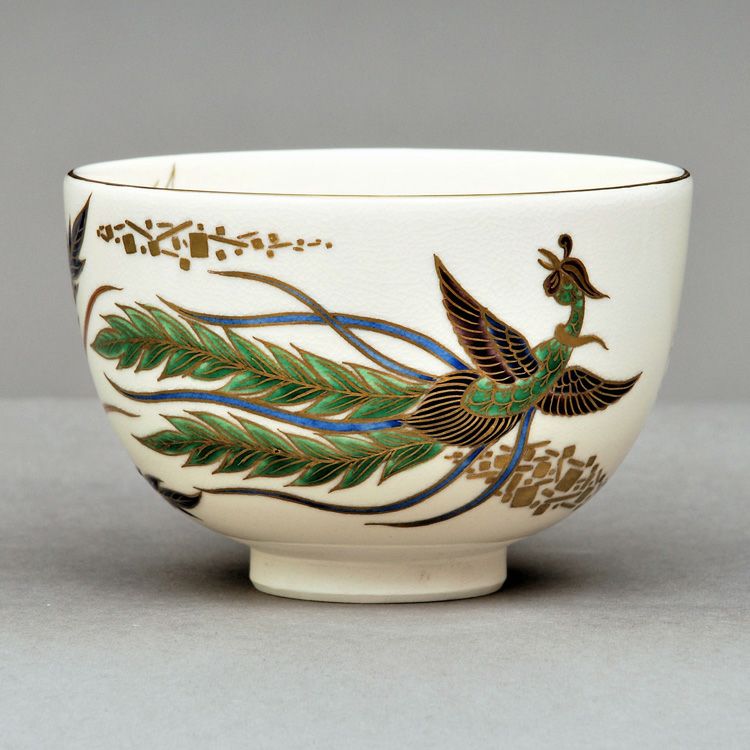 茶道具 抹茶茶碗（まっちゃちゃわん） 茶碗　仁清　鳳凰菊紋 清閑寺窯 抹茶茶碗は茶の湯文化である表千家・裏千家の茶道具や抹茶を専門に扱う千紀園（せんきえん）が通販で販売しています。茶会また初心者向けのお稽古用にご利用いただける抹茶碗です。贈り物・ギフトにも人気です。