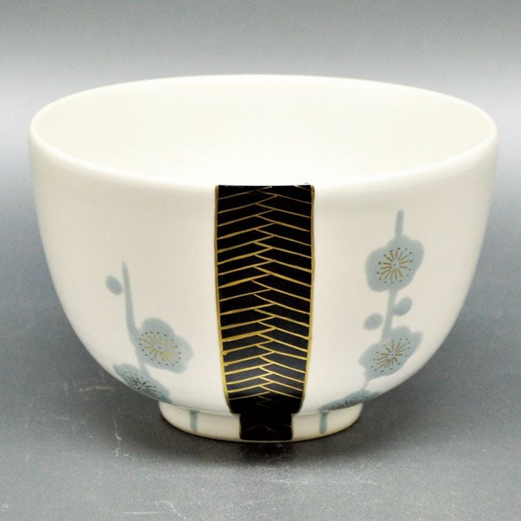 茶道具 抹茶茶碗（まっちゃちゃわん） 茶碗　白釉　槍梅 山岡 善高 抹茶茶碗は茶の湯文化である表千家・裏千家の茶道具や抹茶を専門に扱う千紀園（せんきえん）が通販で販売しています。茶会また初心者向けのお稽古用にご利用いただける抹茶碗です。贈り物・ギフトにも人気です。