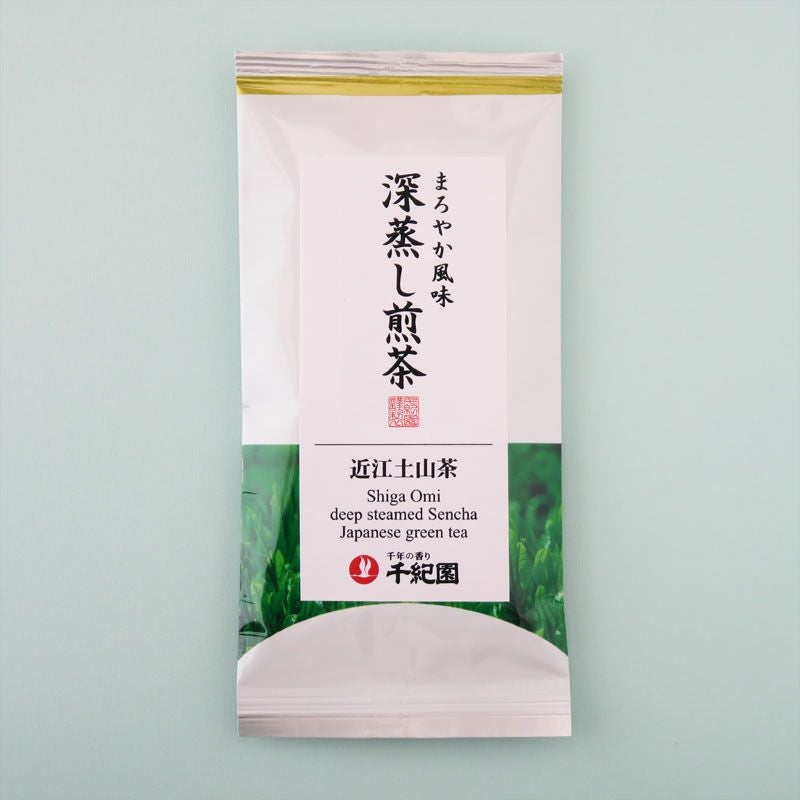 通常の煎茶より茶葉が柔らかくてまろやかな味わいをもつ、水出しにもぴったりな深蒸し煎茶です