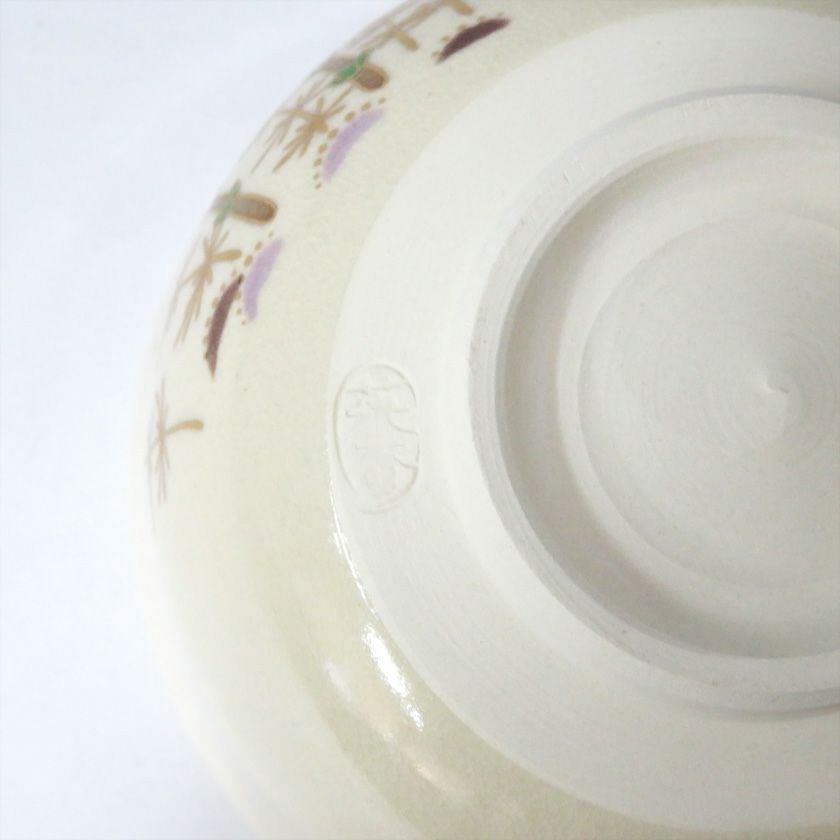 茶道具 抹茶茶碗（まっちゃちゃわん） 茶碗 仁清 春野 宮地 英香 抹茶茶碗は茶の湯文化である表千家・裏千家の茶道具や抹茶を専門に扱う千紀園（せんきえん）が通販で販売しています。茶会また初心者向けのお稽古用にご利用いただける抹茶碗です。贈り物・ギフトにも人気です。