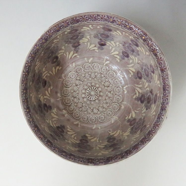 茶道具 抹茶茶碗（まっちゃちゃわん） 紫彩華紋茶碗 森里 陶楽 抹茶茶碗は茶の湯文化である表千家・裏千家の茶道具や抹茶を専門に扱う千紀園（せんきえん）が通販で販売しています。茶会また初心者向けのお稽古用にご利用いただける抹茶碗です。贈り物・ギフトにも人気です。