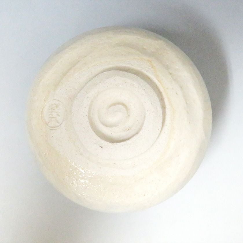 茶道具 抹茶茶碗（まっちゃちゃわん） 茶碗 雪華 吉村 楽入 抹茶茶碗は茶の湯文化である表千家・裏千家の茶道具や抹茶を専門に扱う千紀園（せんきえん）が通販で販売しています。茶会また初心者向けのお稽古用にご利用いただける抹茶碗です。贈り物・ギフトにも人気です。