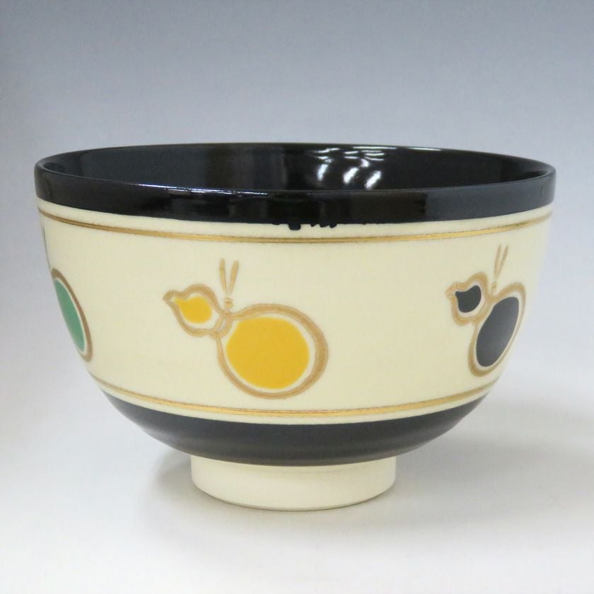 茶道具 抹茶茶碗（まっちゃちゃわん） 茶碗 黒仁清 六瓢 宮地 英香 抹茶茶碗は茶の湯文化である表千家・裏千家の茶道具や抹茶を専門に扱う千紀園（せんきえん）が通販で販売しています。茶会また初心者向けのお稽古用にご利用いただける抹茶碗です。贈り物・ギフトにも人気です。