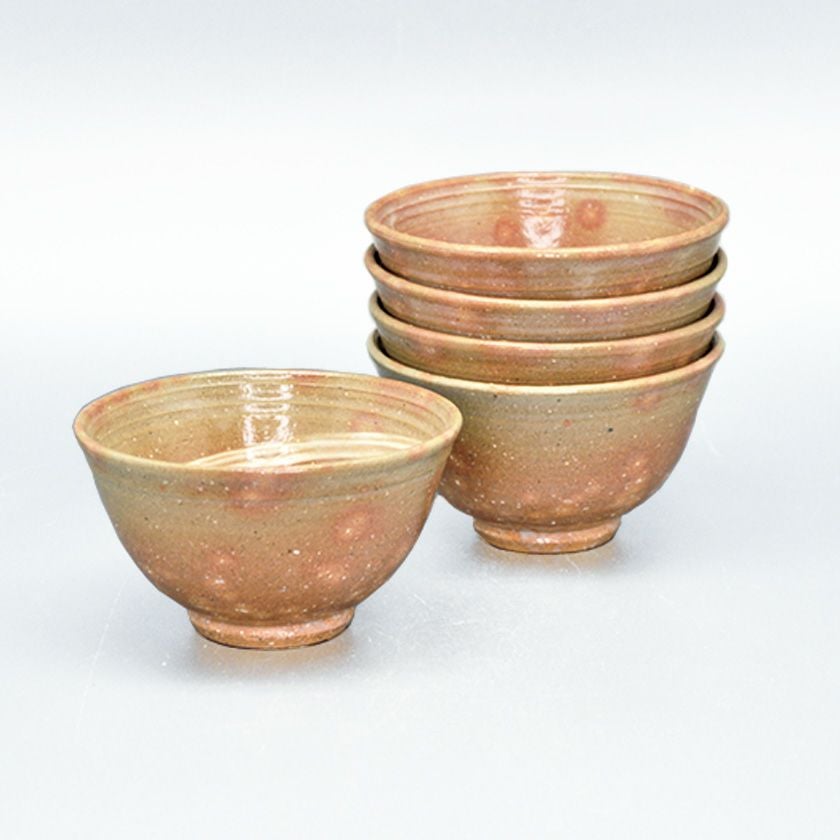茶道具 数茶碗（かずちゃわん） 汲出茶碗 茂三 5客 駕洛窯 抹茶茶碗は茶の湯文化である表千家・裏千家の茶道具や抹茶を専門に扱う千紀園（せんきえん）が通販で販売しています。茶会また初心者向けのお稽古用にご利用いただける抹茶碗です。贈り物・ギフトにも人気です。