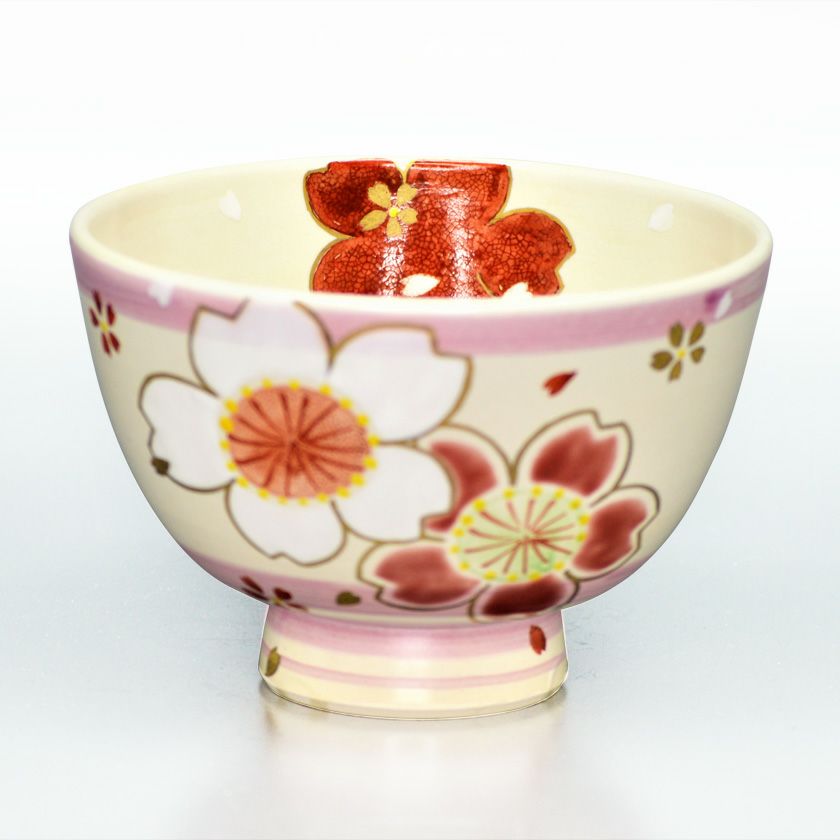 茶道具 抹茶茶碗（まっちゃちゃわん） 茶碗 白釉 桜 水出 宋絢 抹茶茶碗は茶の湯文化である表千家・裏千家の茶道具や抹茶を専門に扱う千紀園（せんきえん）が通販で販売しています。茶会また初心者向けのお稽古用にご利用いただける抹茶碗です。贈り物・ギフトにも人気です。