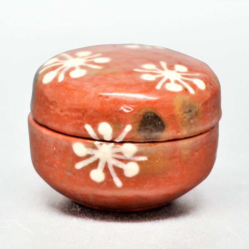 茶道具　京焼　川崎和楽作　赤楽　三足香炉　共布共箱　V　6823 Amazon.co.jp: 茶道具 京焼 川崎和楽作 赤楽 三足香炉 共布共箱 V 6823