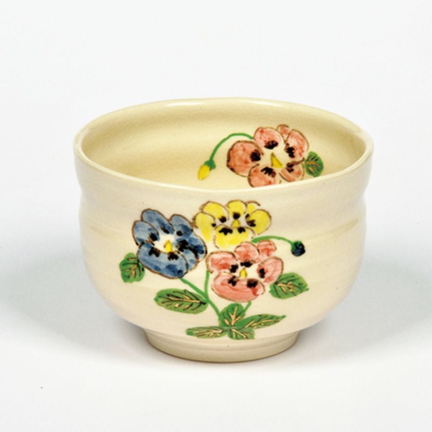 茶道具 小茶碗（こちゃわん） 小茶碗 すみれ 浅見 与し三 抹茶茶碗は茶の湯文化である表千家・裏千家の茶道具や抹茶を専門に扱う千紀園（せんきえん）が通販で販売しています。茶会また初心者向けのお稽古用にご利用いただける抹茶碗です。贈り物・ギフトにも人気です。