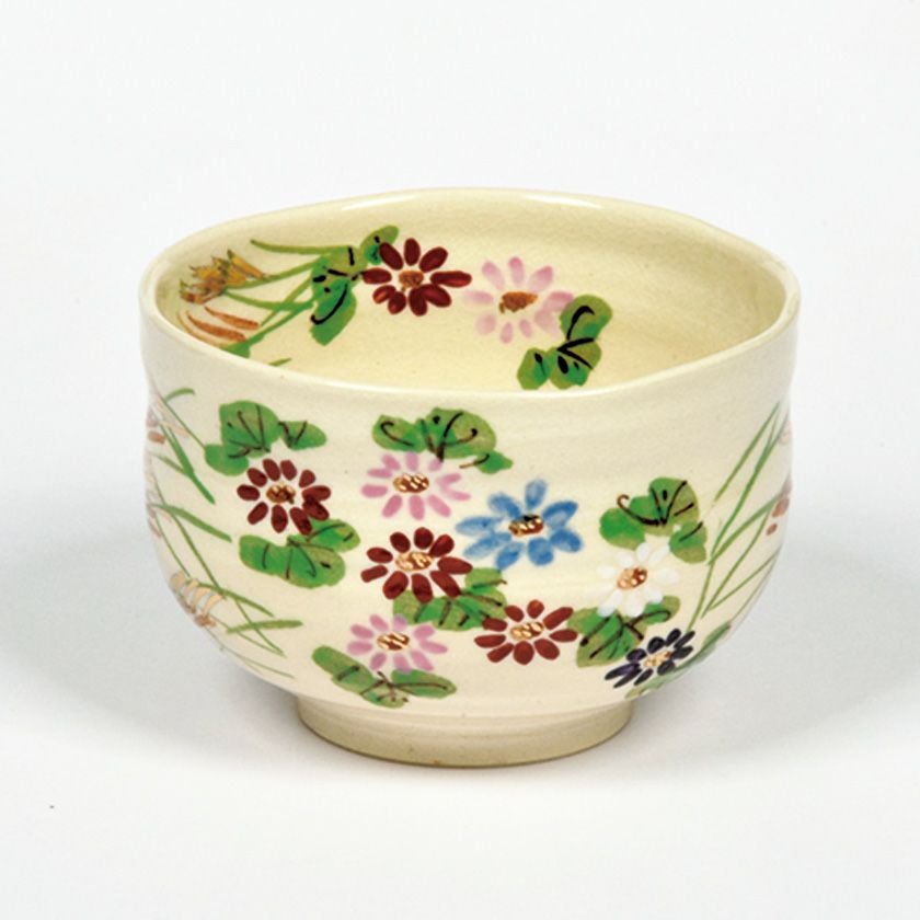 茶道具 小茶碗（こちゃわん） 小茶碗 菊 浅見 与し三 抹茶茶碗は茶の湯文化である表千家・裏千家の茶道具や抹茶を専門に扱う千紀園（せんきえん）が通販で販売しています。茶会また初心者向けのお稽古用にご利用いただける抹茶碗です。贈り物・ギフトにも人気です。