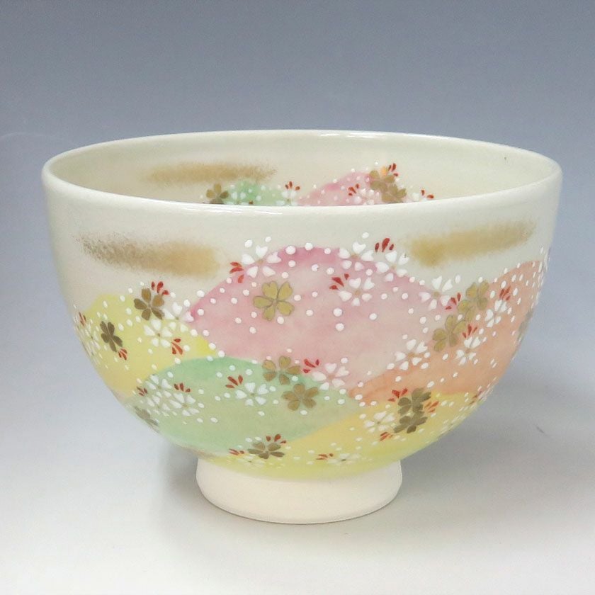 茶道具 抹茶茶碗（まっちゃちゃわん） 茶碗　仁清　吉野山 見谷 福峰 抹茶茶碗は茶の湯文化である表千家・裏千家の茶道具や抹茶を専門に扱う千紀園（せんきえん）が通販で販売しています。茶会また初心者向けのお稽古用にご利用いただける抹茶碗です。贈り物・ギフトにも人気です。