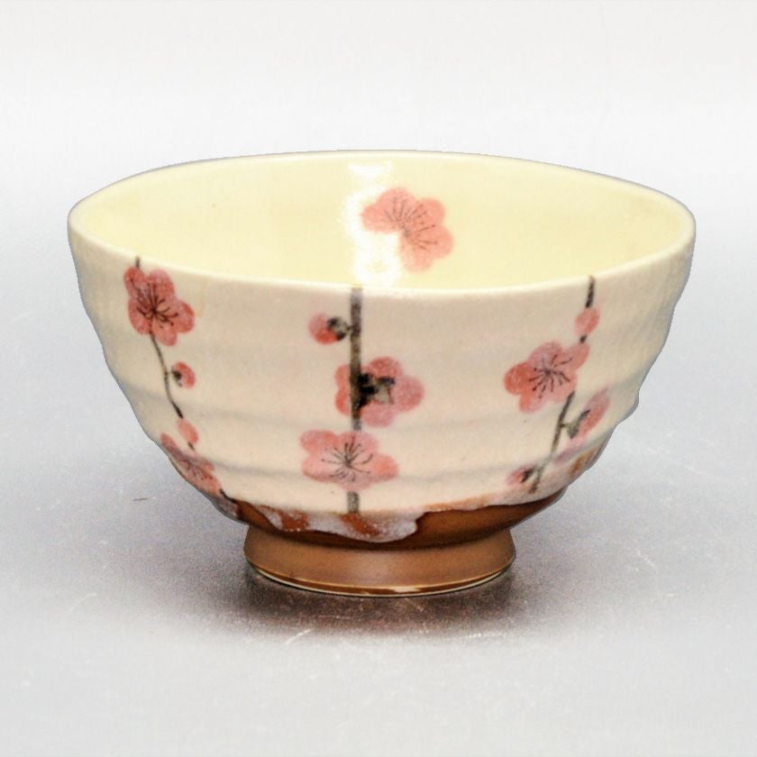 茶道具 抹茶茶碗（まっちゃちゃわん） 利休茶碗 梅 豊窯 抹茶茶碗は茶の湯文化である表千家・裏千家の茶道具や抹茶を専門に扱う千紀園（せんきえん）が通販で販売しています。茶会また初心者向けのお稽古用にご利用いただける抹茶碗です。贈り物・ギフトにも人気です。