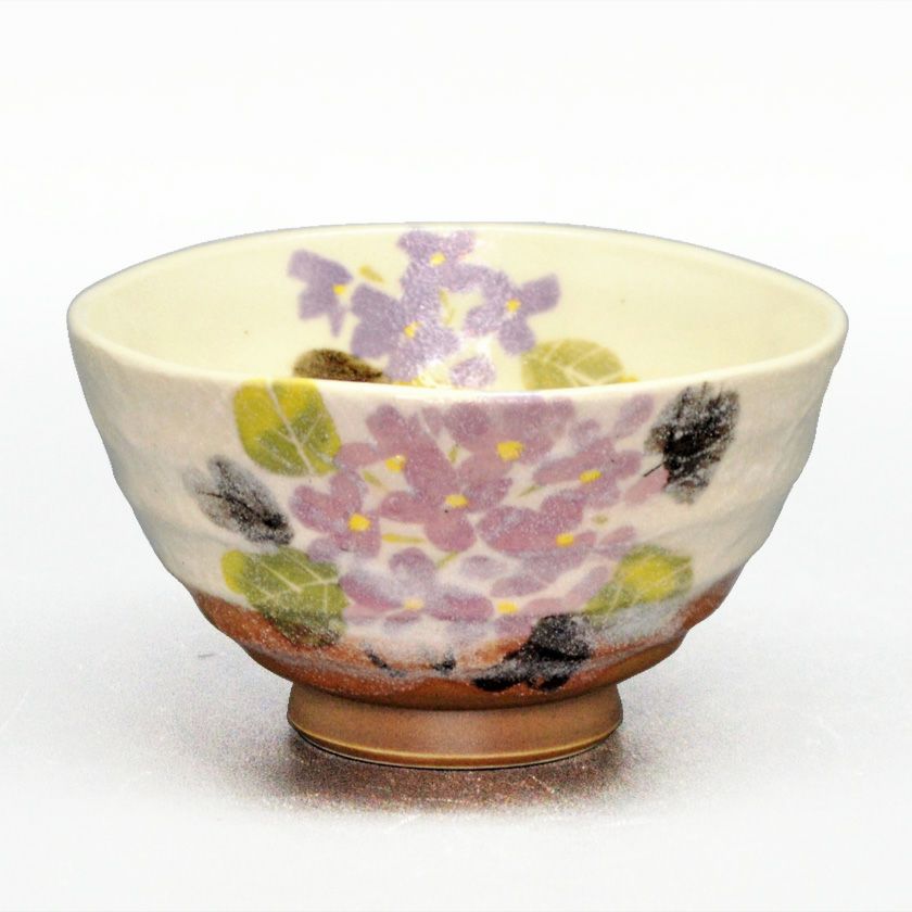 茶道具 抹茶茶碗（まっちゃちゃわん） 利休茶碗 紫陽花 豊窯 抹茶茶碗は茶の湯文化である表千家・裏千家の茶道具や抹茶を専門に扱う千紀園（せんきえん）が通販で販売しています。茶会また初心者向けのお稽古用にご利用いただける抹茶碗です。贈り物・ギフトにも人気です。
