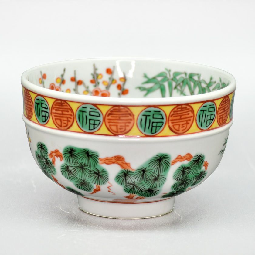 茶道具 抹茶茶碗（まっちゃちゃわん） 茶碗 色絵松竹梅 景徳鎮 王懐英 抹茶茶碗は茶の湯文化である表千家・裏千家の茶道具や抹茶を専門に扱う千紀園（せんきえん）が通販で販売しています。茶会また初心者向けのお稽古用にご利用いただける抹茶碗です。贈り物・ギフトにも人気です。