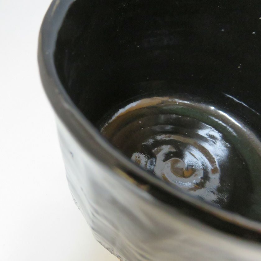 茶道具 抹茶茶碗（まっちゃちゃわん） 瀬戸黒茶碗 小原木写 西尾 香舟 抹茶茶碗は茶の湯文化である表千家・裏千家の茶道具や抹茶を専門に扱う千紀園（せんきえん）が通販で販売しています。茶会また初心者向けのお稽古用にご利用いただける抹茶碗です。贈り物・ギフトにも人気です。
