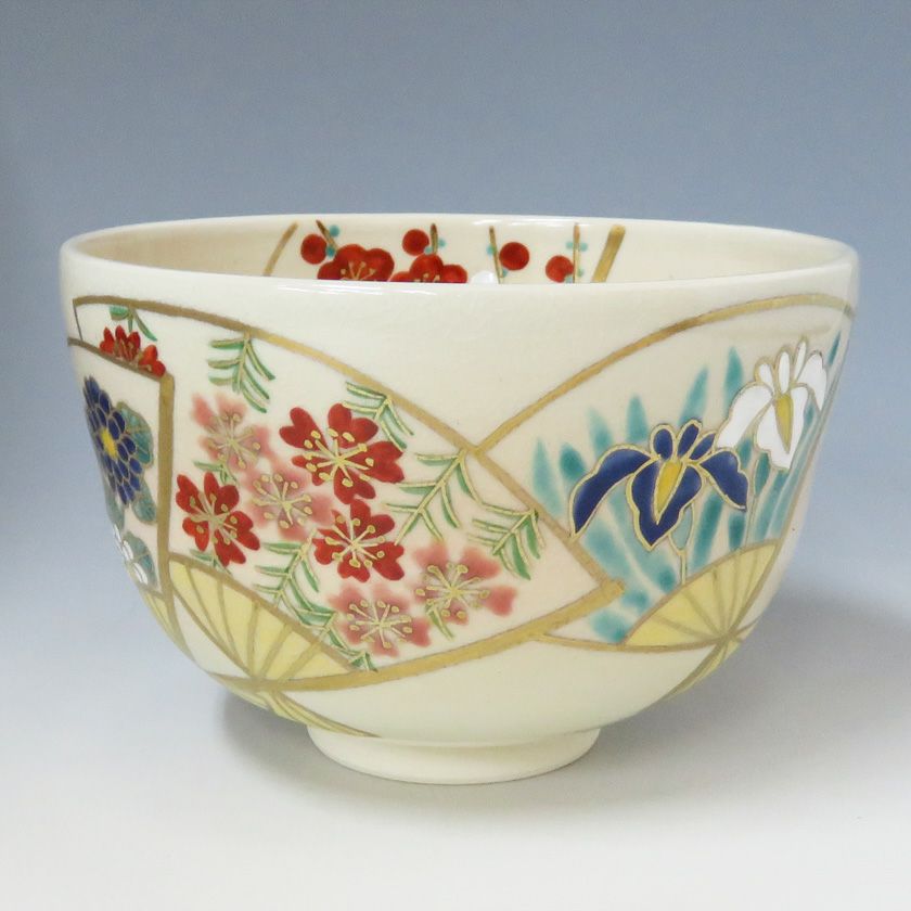 茶道具 抹茶茶碗（まっちゃちゃわん） 色絵　扇面　茶碗 中村 華峰作 抹茶茶碗は茶の湯文化である表千家・裏千家の茶道具や抹茶を専門に扱う千紀園（せんきえん）が通販で販売しています。茶会また初心者向けのお稽古用にご利用いただける抹茶碗です。贈り物・ギフトにも人気です。
