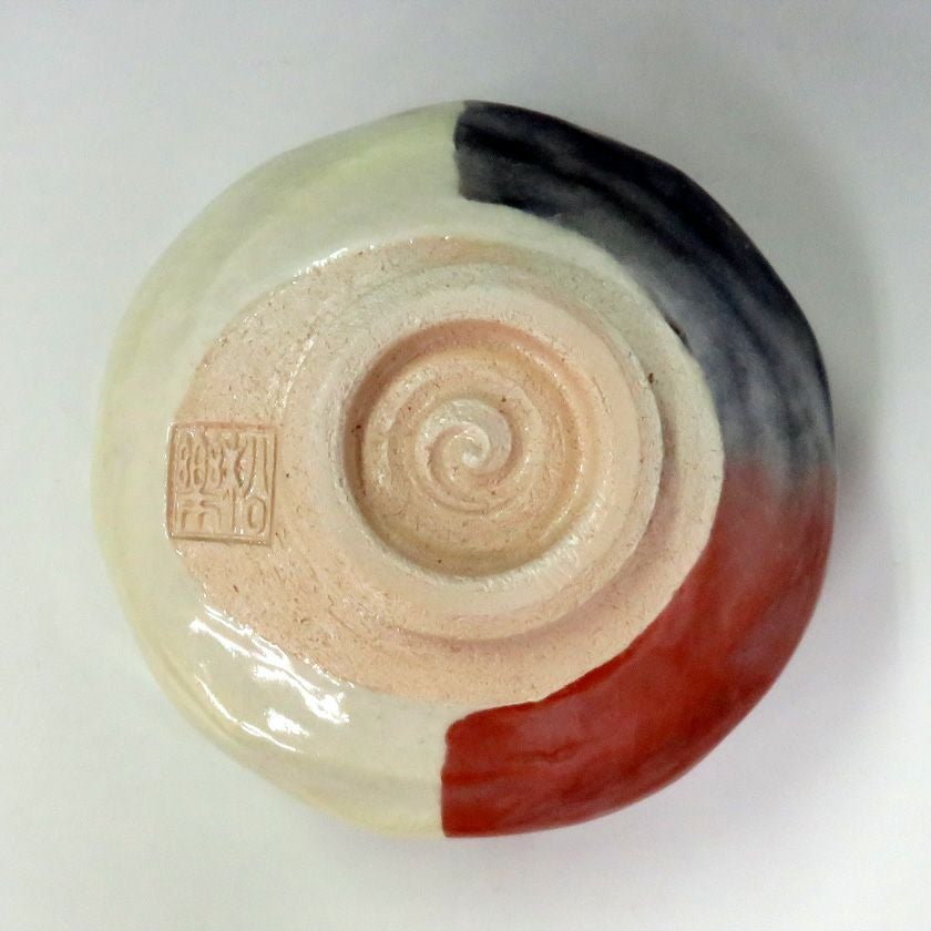 茶道具 抹茶茶碗（まっちゃちゃわん） 茶碗　紅白掛分　「令和」　福本積應書付 松楽窯 抹茶茶碗は茶の湯文化である表千家・裏千家の茶道具や抹茶を専門に扱う千紀園（せんきえん）が通販で販売しています。茶会また初心者向けのお稽古用にご利用いただける抹茶碗です。贈り物・ギフトにも人気です。