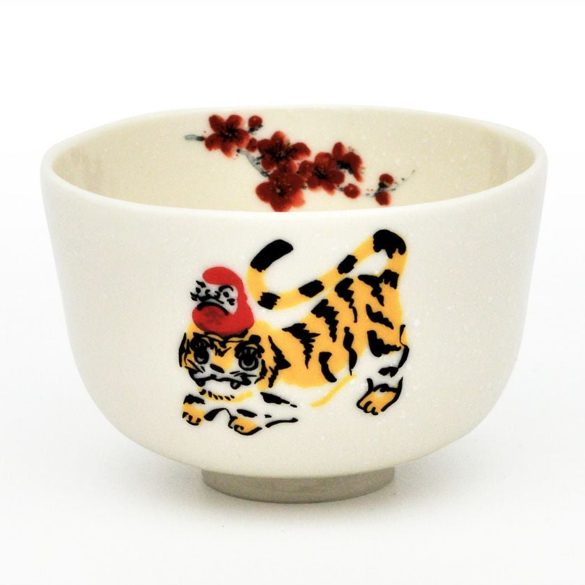 茶道具 抹茶茶碗（まっちゃちゃわん） 茶碗 甲斐の虎 甲州だるま 花月窯 抹茶茶碗は茶の湯文化である表千家・裏千家の茶道具や抹茶を専門に扱う千紀園（せんきえん）が通販で販売しています。茶会また初心者向けのお稽古用にご利用いただける抹茶碗です。贈り物・ギフトにも人気です。
