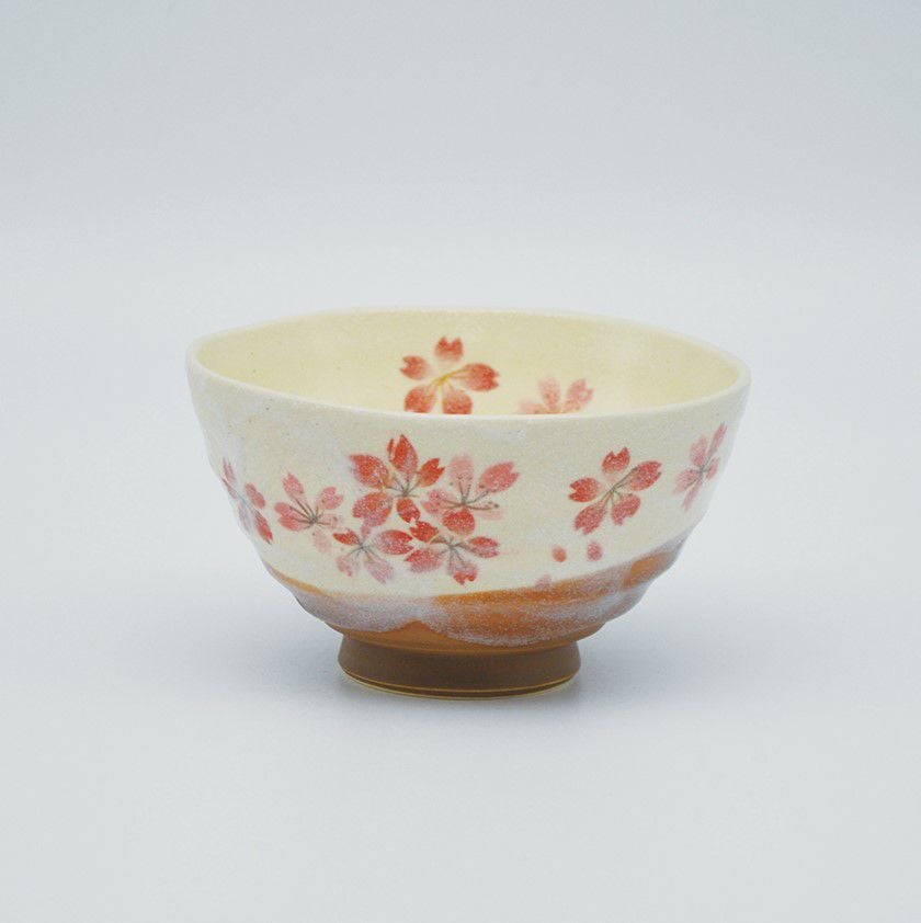 茶道具 抹茶茶碗（まっちゃちゃわん） 利休茶碗 桜 豊窯 抹茶茶碗は茶の湯文化である表千家・裏千家の茶道具や抹茶を専門に扱う千紀園（せんきえん）が通販で販売しています。茶会また初心者向けのお稽古用にご利用いただける抹茶碗です。贈り物・ギフトにも人気です。
