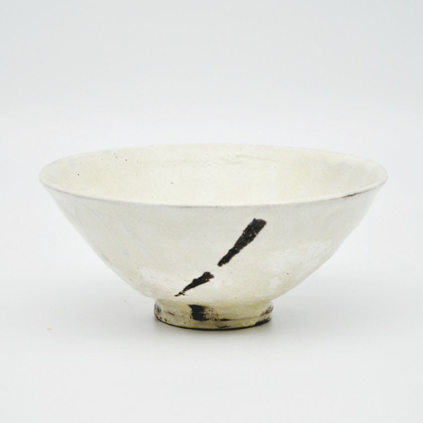 茶道具 抹茶茶碗（まっちゃちゃわん） 茶碗 粉引 五月雨写 原 清晁 抹茶茶碗は茶の湯文化である表千家・裏千家の茶道具や抹茶を専門に扱う千紀園（せんきえん）が通販で販売しています。茶会また初心者向けのお稽古用にご利用いただける抹茶碗です。贈り物・ギフトにも人気です。