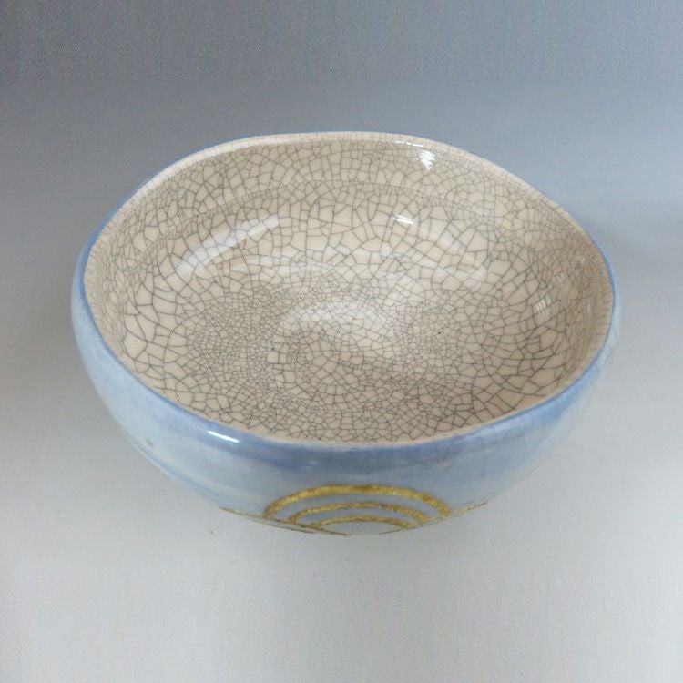 茶道具 平茶碗（ひらちゃわん） 馬盥茶碗 青海波 川崎和楽 抹茶茶碗は茶の湯文化である表千家・裏千家の茶道具や抹茶を専門に扱う千紀園（せんきえん）が通販で販売しています。茶会また初心者向けのお稽古用にご利用いただける抹茶碗です。贈り物・ギフトにも人気です。