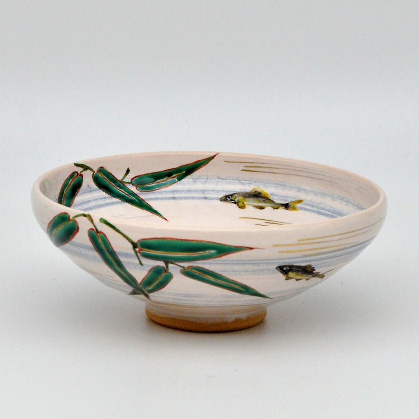 茶道具 平茶碗（ひらちゃわん） 茶碗 灰釉 鮎 中村 良二 抹茶茶碗は茶の湯文化である表千家・裏千家の茶道具や抹茶を専門に扱う千紀園（せんきえん）が通販で販売しています。茶会また初心者向けのお稽古用にご利用いただける抹茶碗です。贈り物・ギフトにも人気です。